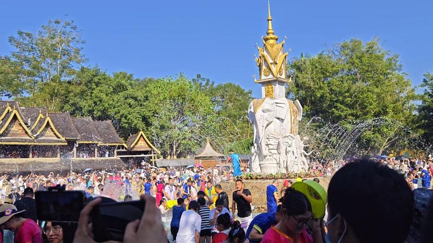 西双版纳马上就要过泼水节了,大家知不知道是怎么过的「云南旅游攻略7日游园景点」 美食菜谱 西双版纳马上就要过泼水节了,大家知不知道是怎么过的「云南旅游攻略7日游园景点」 西双版纳马上就要过泼水节了,大家知不知道是怎么过的「云南旅游攻略7日游园景点」 美食菜谱
