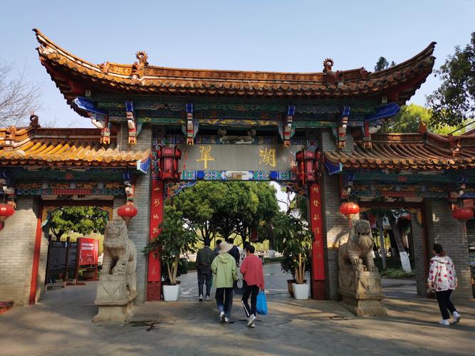 春天去昆明玩该穿什么衣服「云南春游好去处」 旅游攻略 春天去昆明玩该穿什么衣服「云南春游好去处」 春天去昆明玩该穿什么衣服「云南春游好去处」 旅游攻略