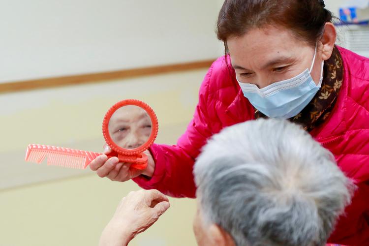 过年期间想带70多岁的父母去云南旅游,老人会不会产生高原反应?该如何预防「带老人云南旅游攻略最佳线路」 汽车常识 过年期间想带70多岁的父母去云南旅游,老人会不会产生高原反应?该如何预防「带老人云南旅游攻略最佳线路」 过年期间想带70多岁的父母去云南旅游,老人会不会产生高原反应?该如何预防「带老人云南旅游攻略最佳线路」 汽车常识